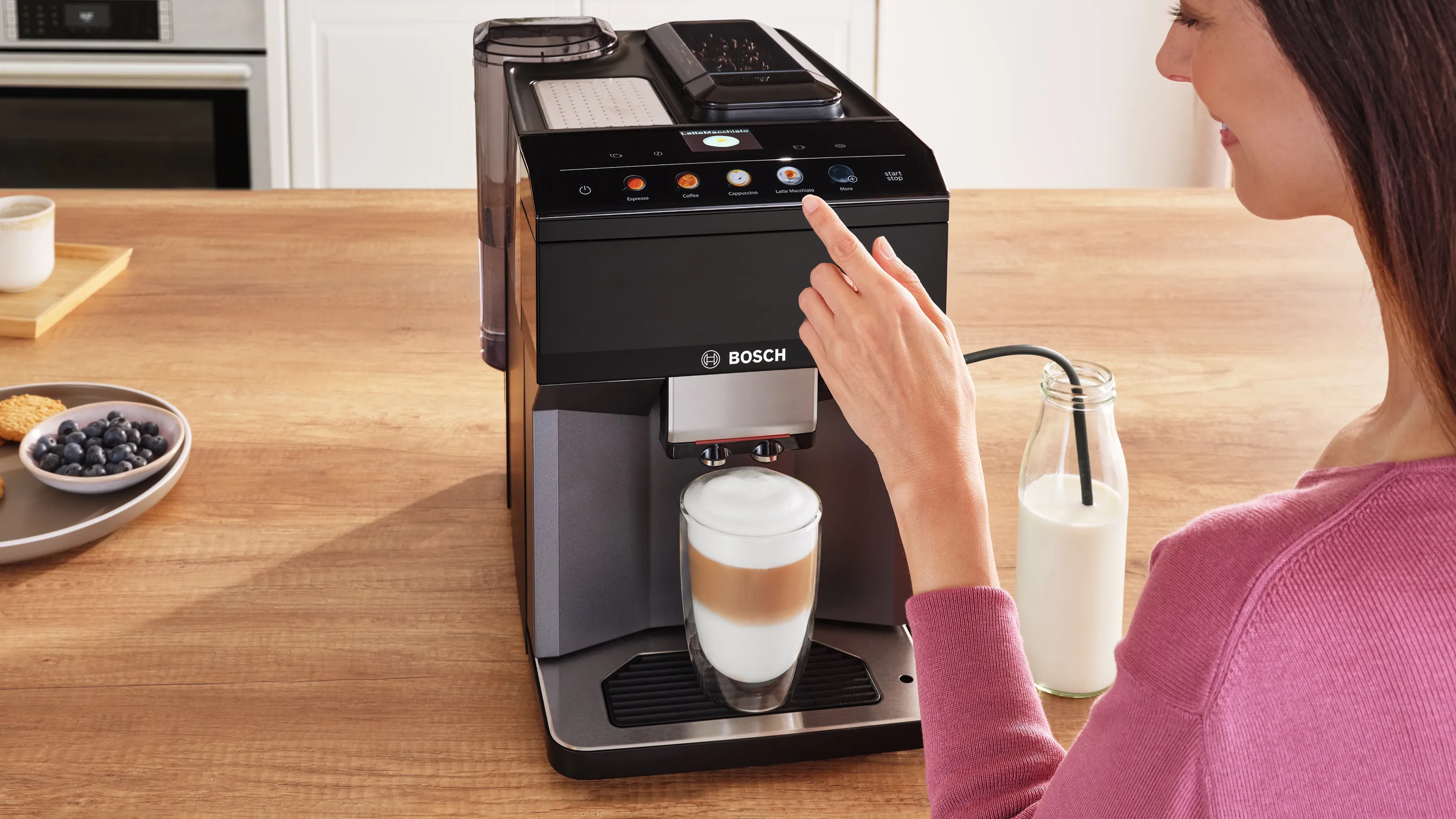 500 Series Fully Automatic Espresso Machine 500 Series VeroCafe, Removable Water Tank TPU40508