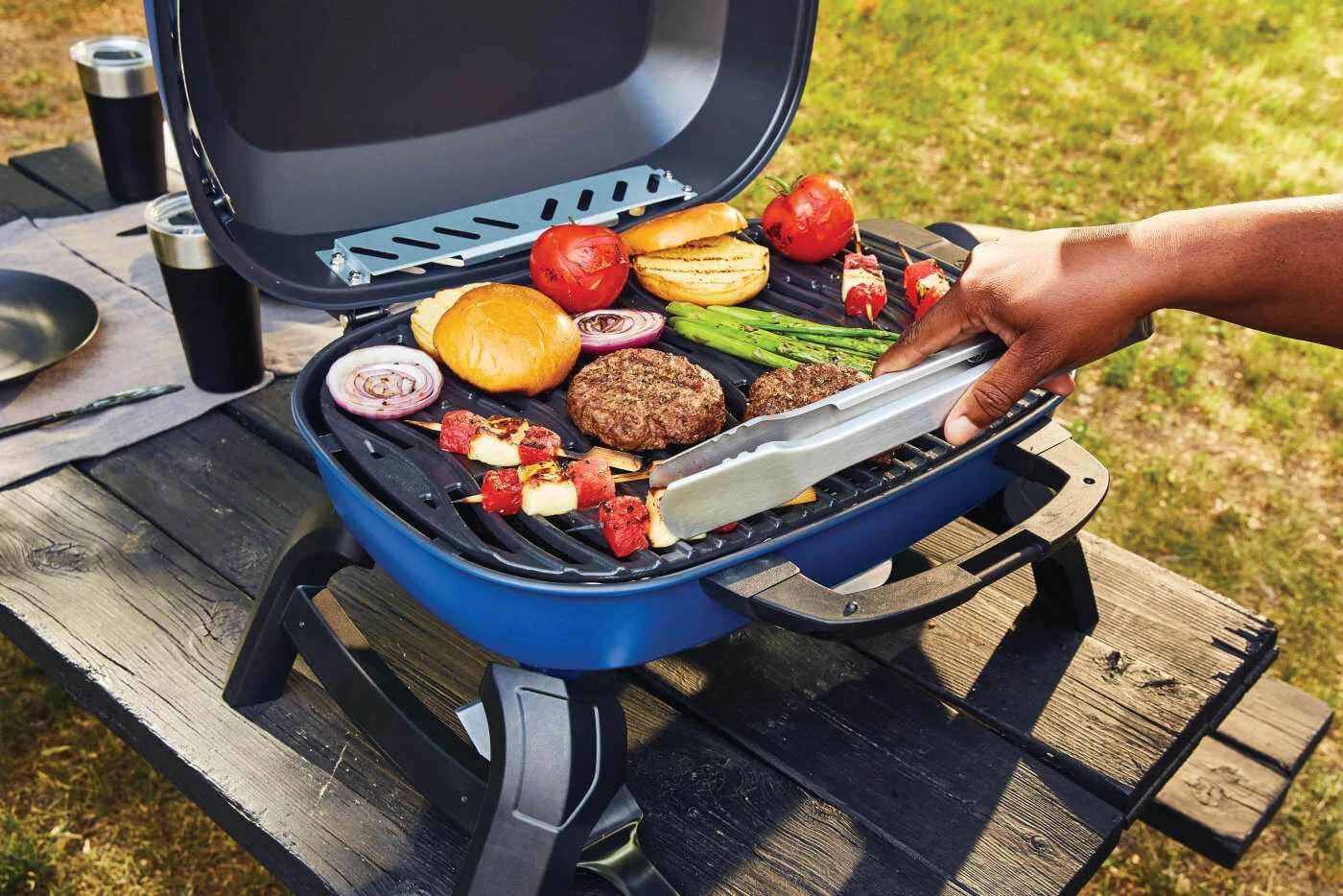 TravelQ™ 240 Portable Gas Grill TQ240BL