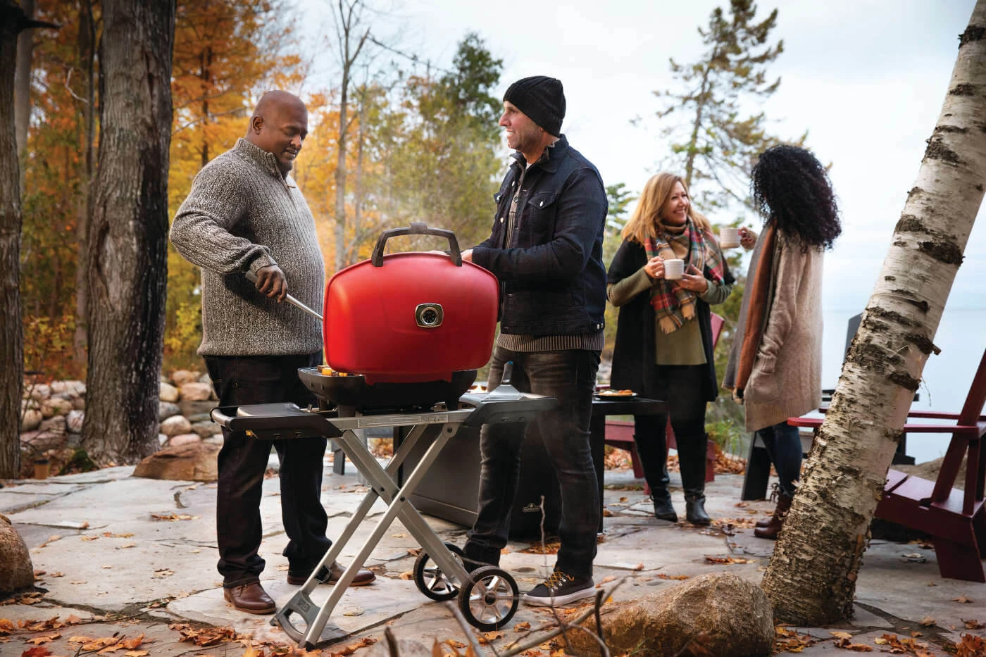 TravelQ™ 285X with Scissor Cart and Griddle TQ285XRD1A