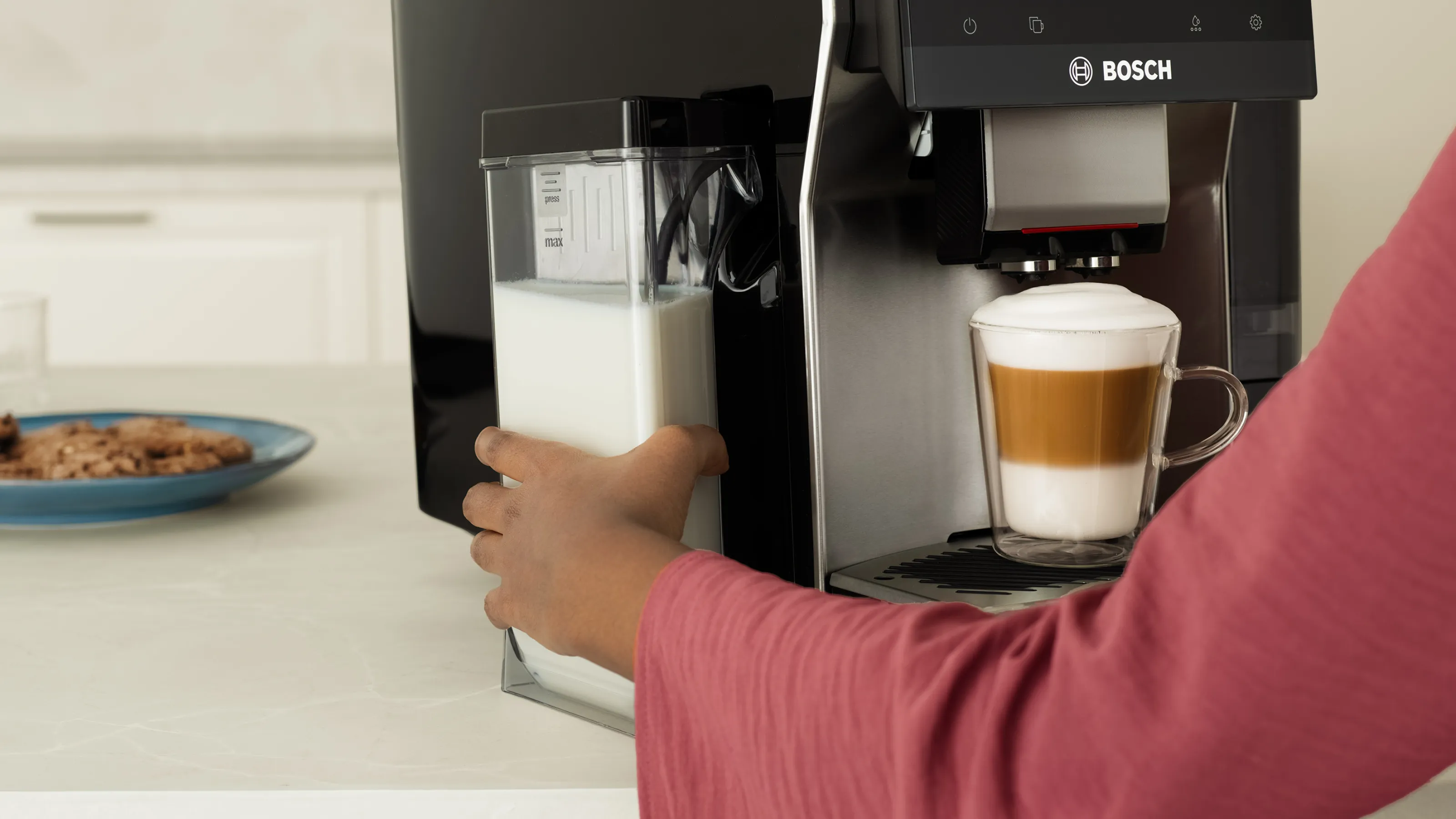800 Series Fully Automatic Espresso Machine VeroCafe, Removable Water Tank TQU60705