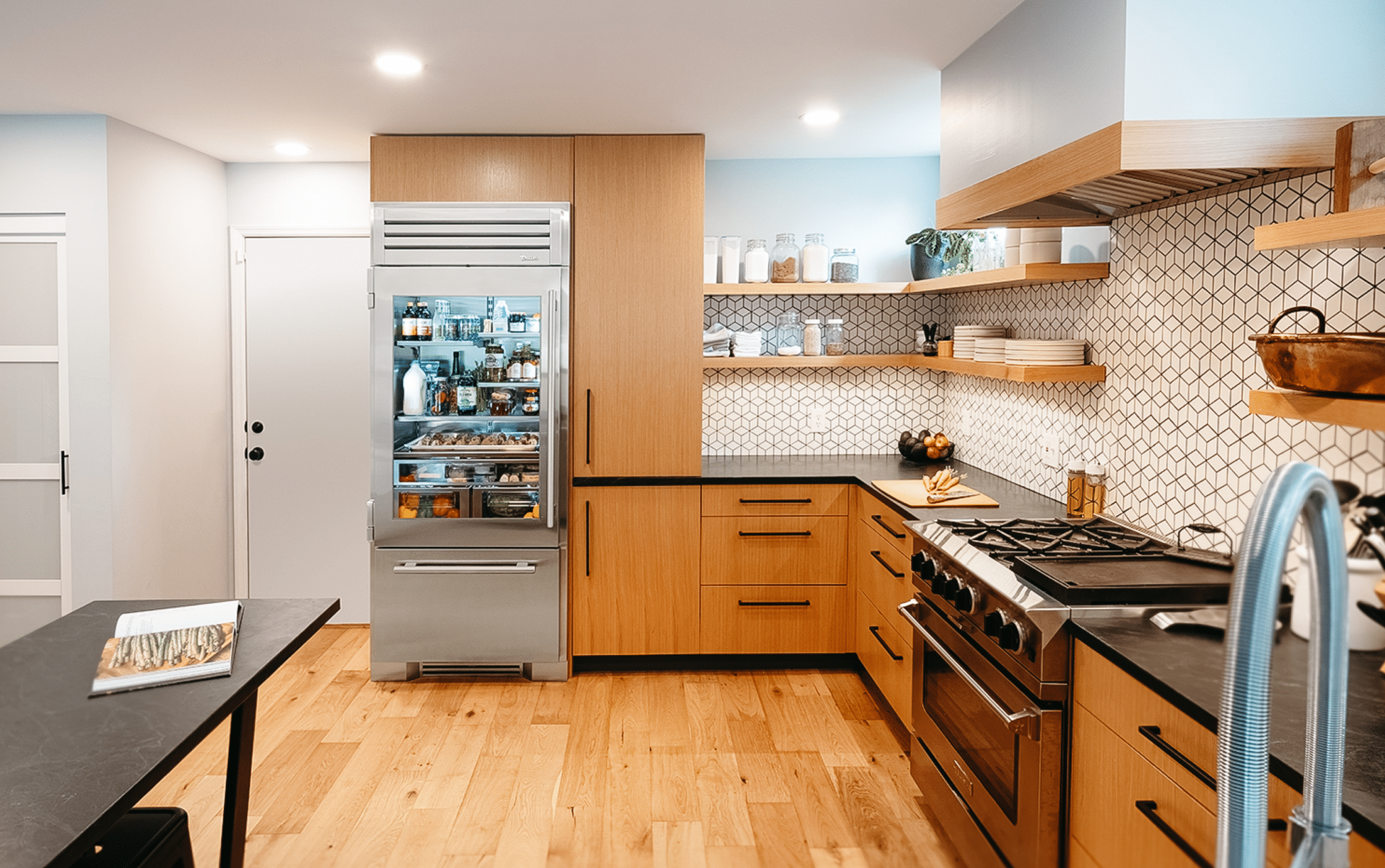 Refrigerator with Bottom Freezer, Left Hinged TR30RBFLSGA
