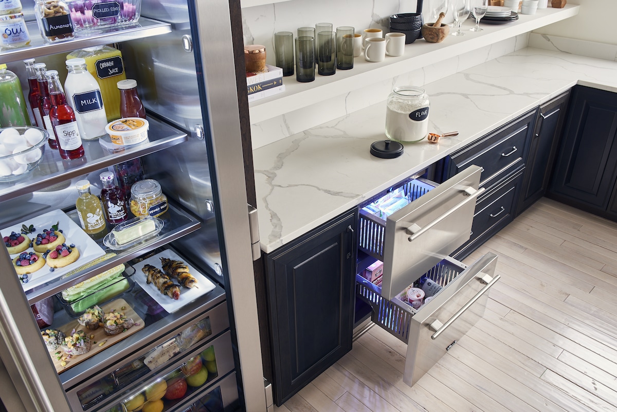 Undercounter Freezer Drawer, Copper Hardware TUF24DSSCH03