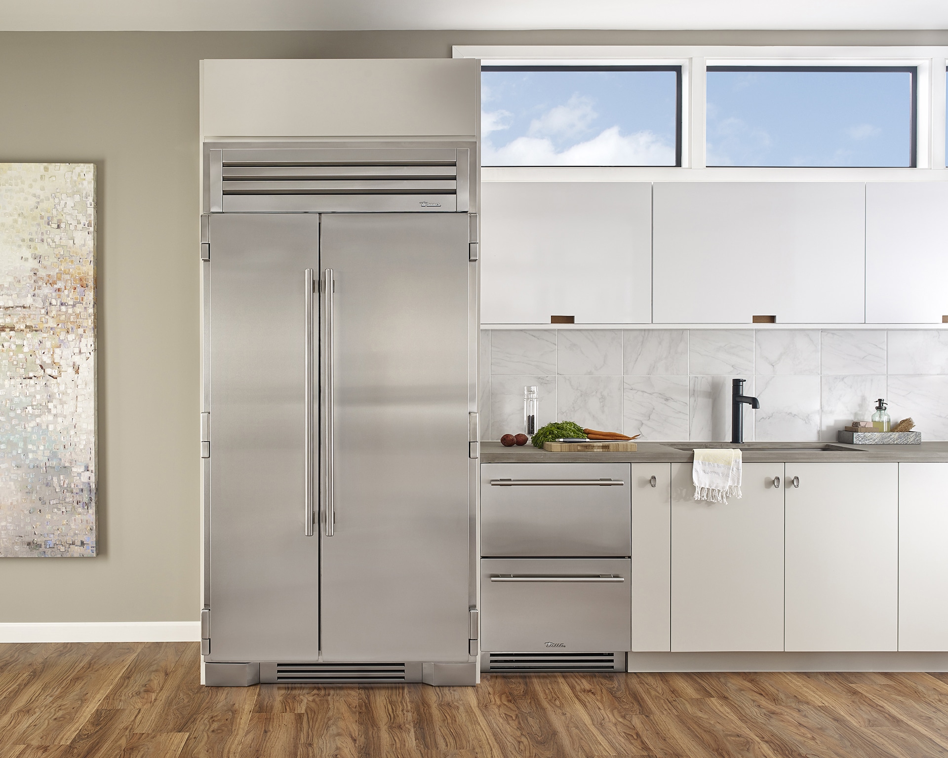 Undercounter Refrigerator, Left Hinged, Antique White, Copper Hardware TUR24LOPCDSK050H03