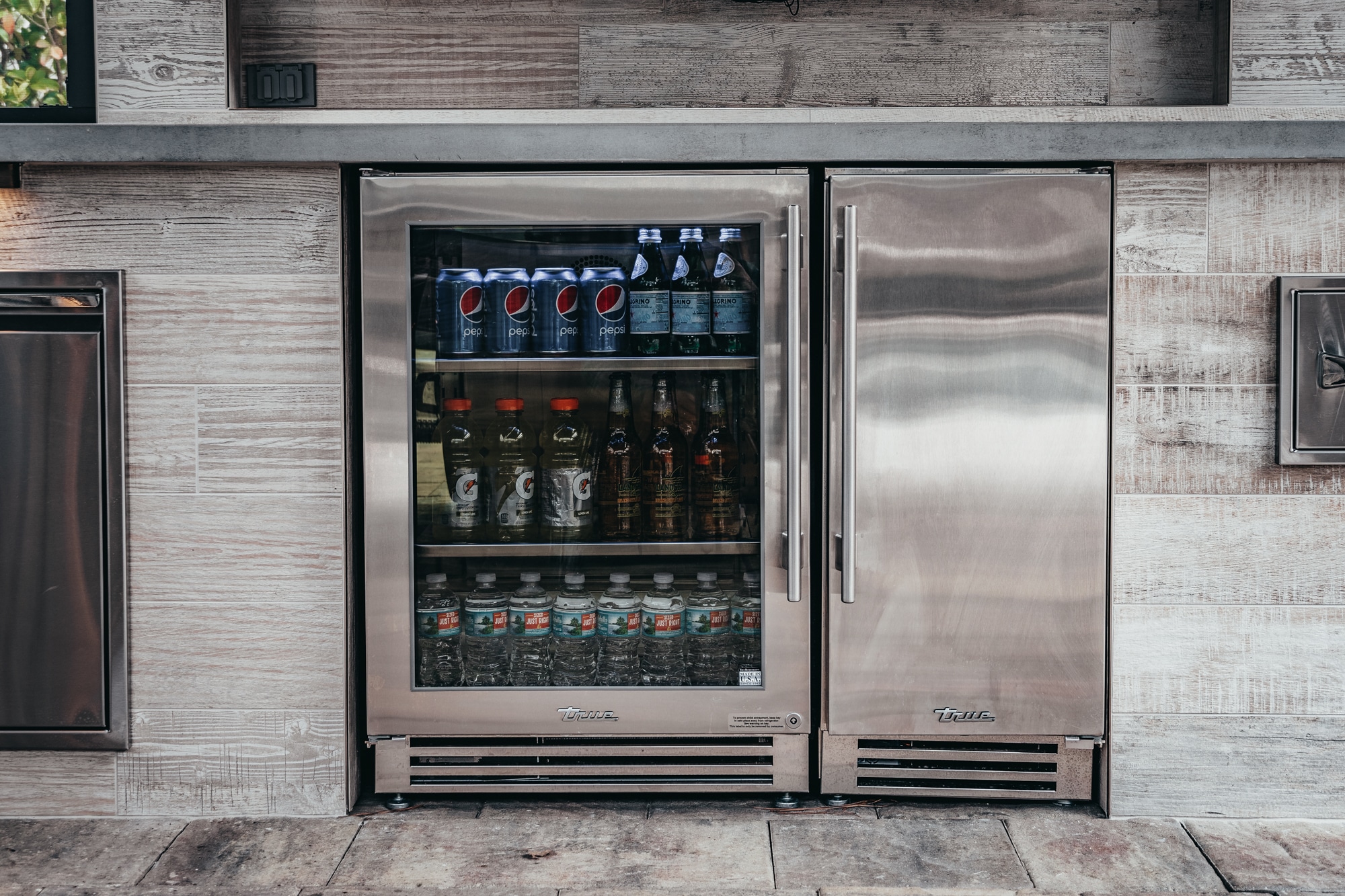 Undercounter Refrigerator, Right Hinged, Bluestone, Chrome Hardware TUR24ROPCDSK152H02