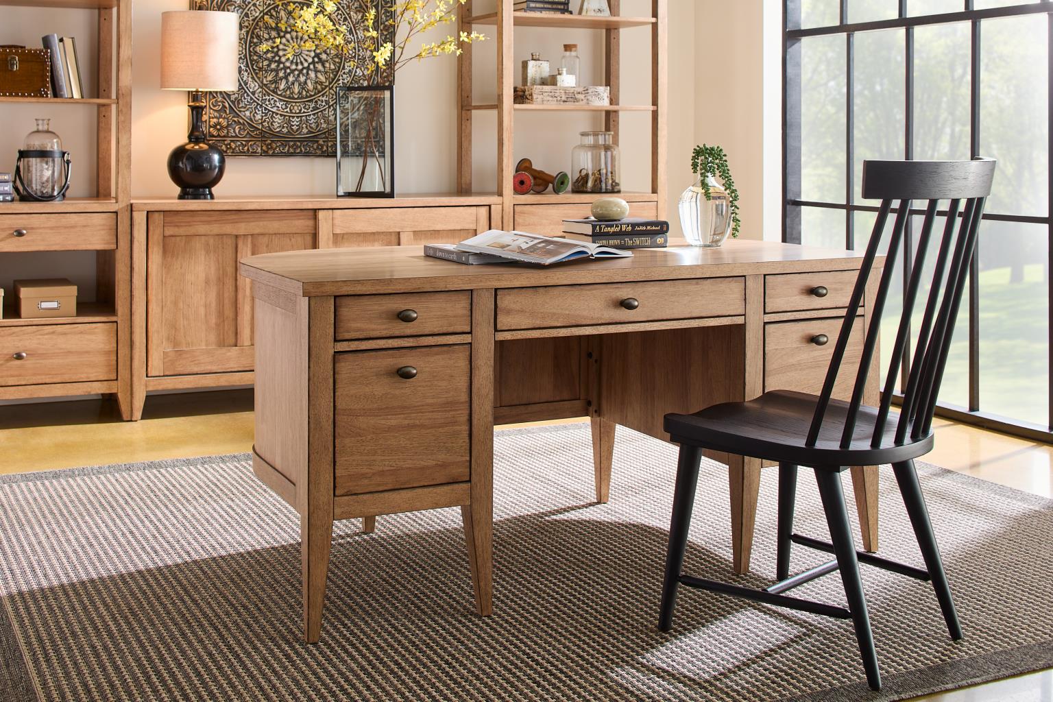TY656 Today's Traditions HO Desk TY656850