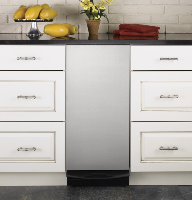 Universal 15" Built-In Compactor view 2