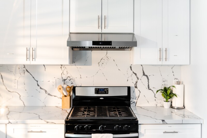 30" Under Cabinet Range Hood - Ducted - 3-Way Venting Matte White UCPS18WHT30