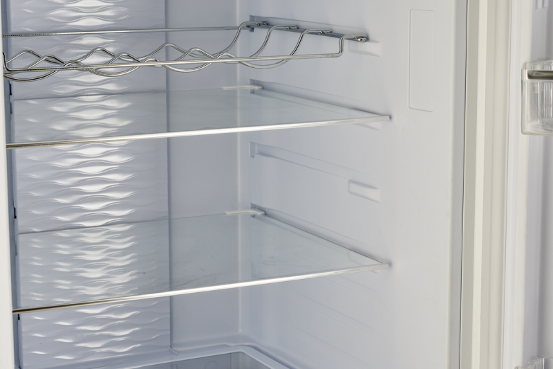 Off-Grid 24-inch 11.7 cu. ft. 325L Solar DC Bottom Freezer Refrigerator UGP325LWDC