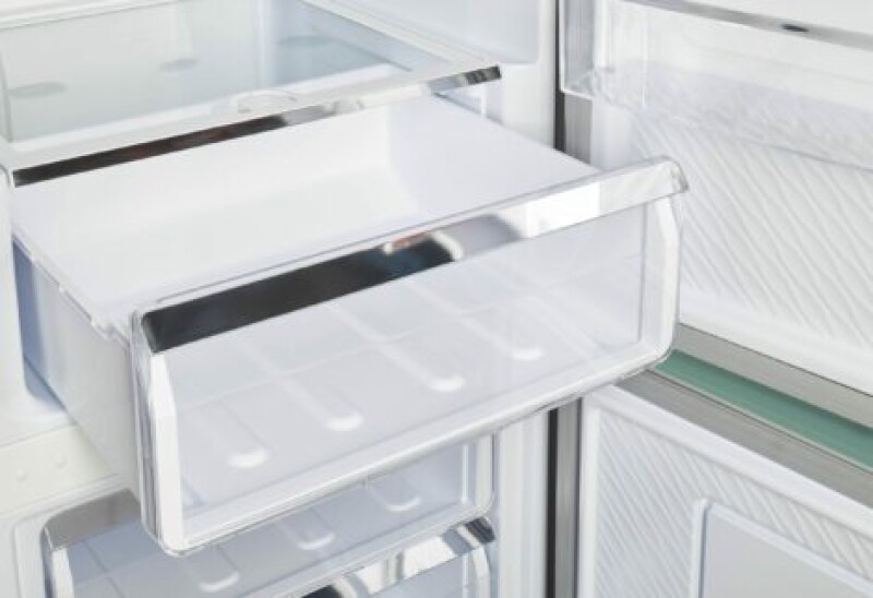 Classic Retro 23.6 in 11.7 cu. ft. Frost Free Retro Bottom Freezer Refrigerator UGP330LTAC