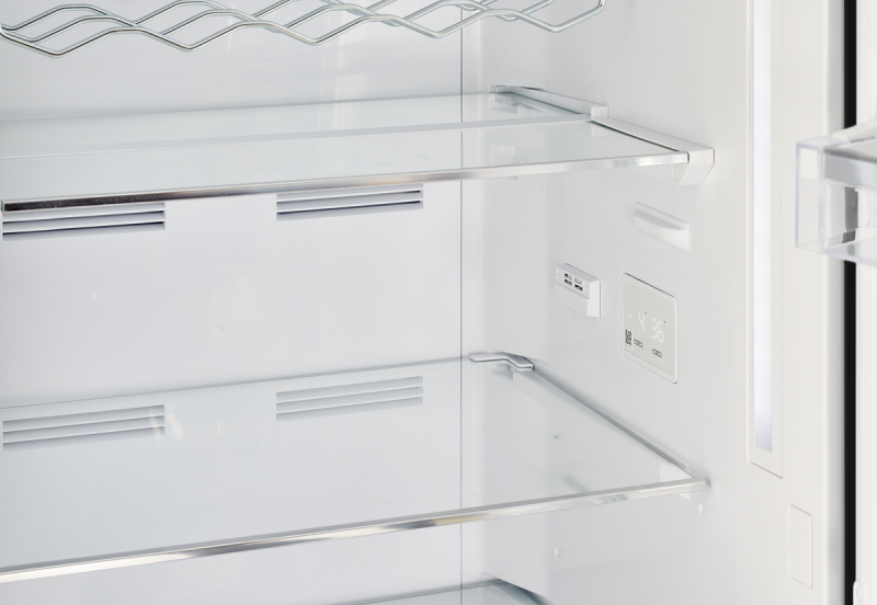 Classic Retro 12 cu. ft. Bottom Freezer Refrigerator UGP340LMBAC