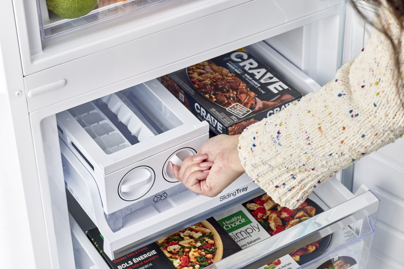 Classic Retro 12 cu.ft. Bottom Freezer Refrigerator UGP340LWAC