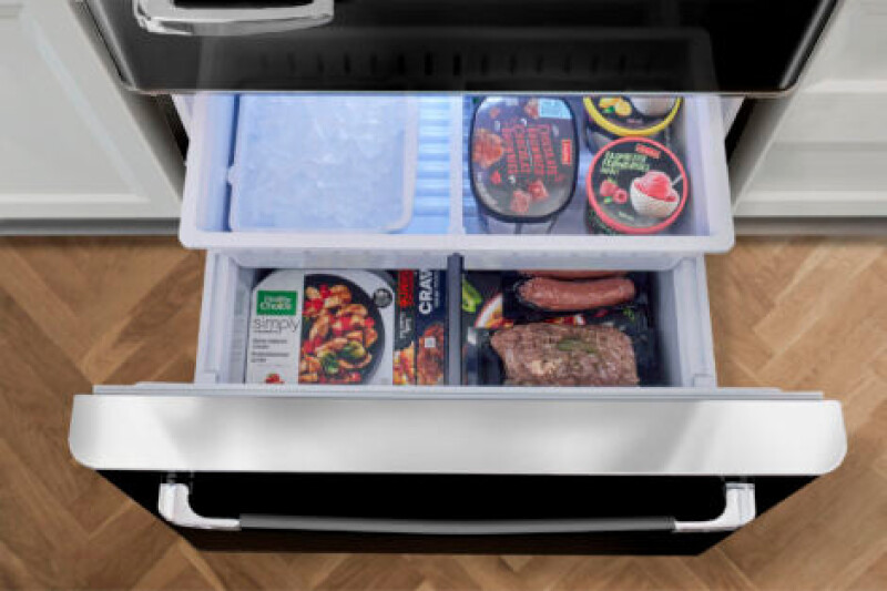 Classic Retro 30 in 17.7 cu. ft. Frost Free Retro Bottom Freezer Refrigerator UGP510LBAC