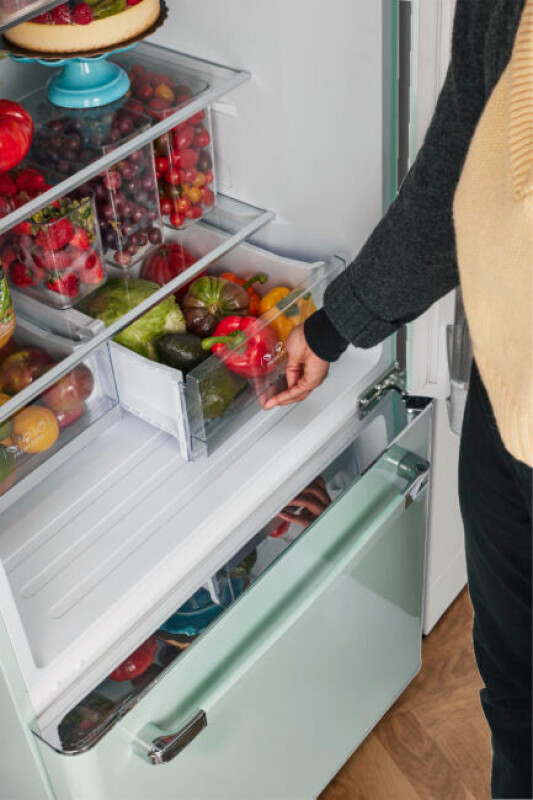 Classic Retro 30 in 17.7 cu. ft. Frost Free Retro Bottom Freezer Refrigerator UGP510LLGAC