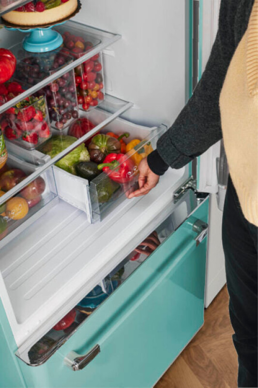 Classic Retro 30 in 17.7 cu. ft. Frost Free Retro Bottom Freezer Refrigerator UGP510LTAC
