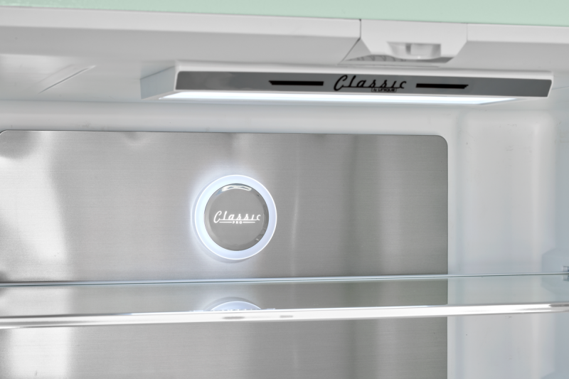 Classic Retro 36-inch 21.4 cu. ft. Frost Free French Door Counter Depth Refrigerator with Built-In Ice Maker® UGP595LLGAC