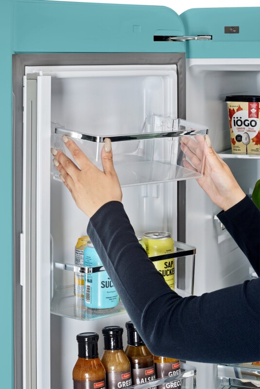 Classic Retro 36-inch 21.4 cu. ft. Frost Free French Door Counter Depth Refrigerator with Built-In Ice Maker® UGP595LTAC