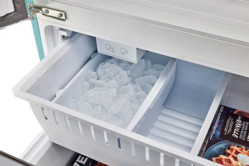 Classic Retro 36-inch 21.4 cu. ft. Frost Free French Door Counter Depth Refrigerator with Built-In Ice Maker® UGP595LTAC