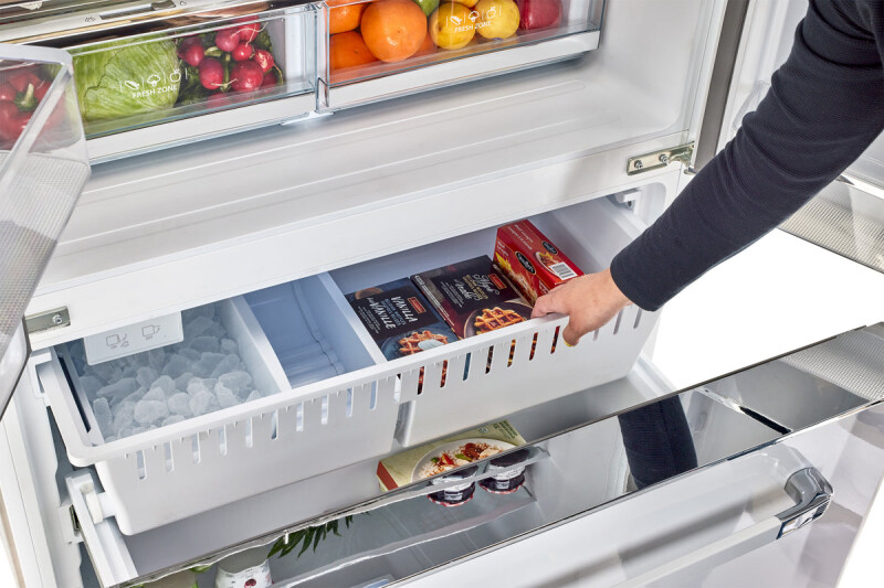 Classic Retro 36-inch 21.4 cu. ft. Frost Free French Door Counter Depth Refrigerator with Built-In Ice Maker - ® UGP595LWAC