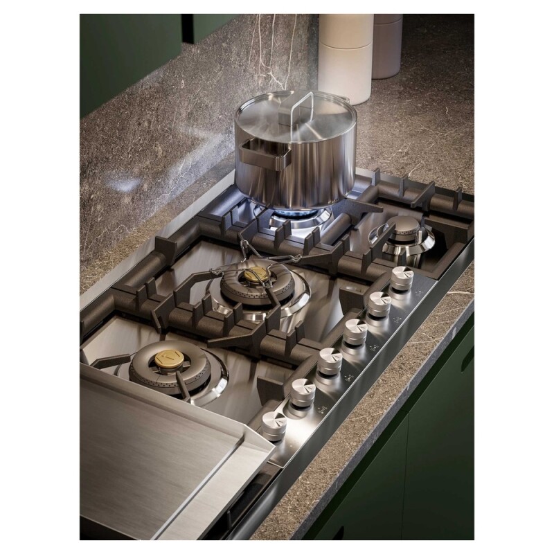 Professional Plus II 48 inch Built-In Gas Cooktop with Total Black Burners, in UHCPT125FSSLP