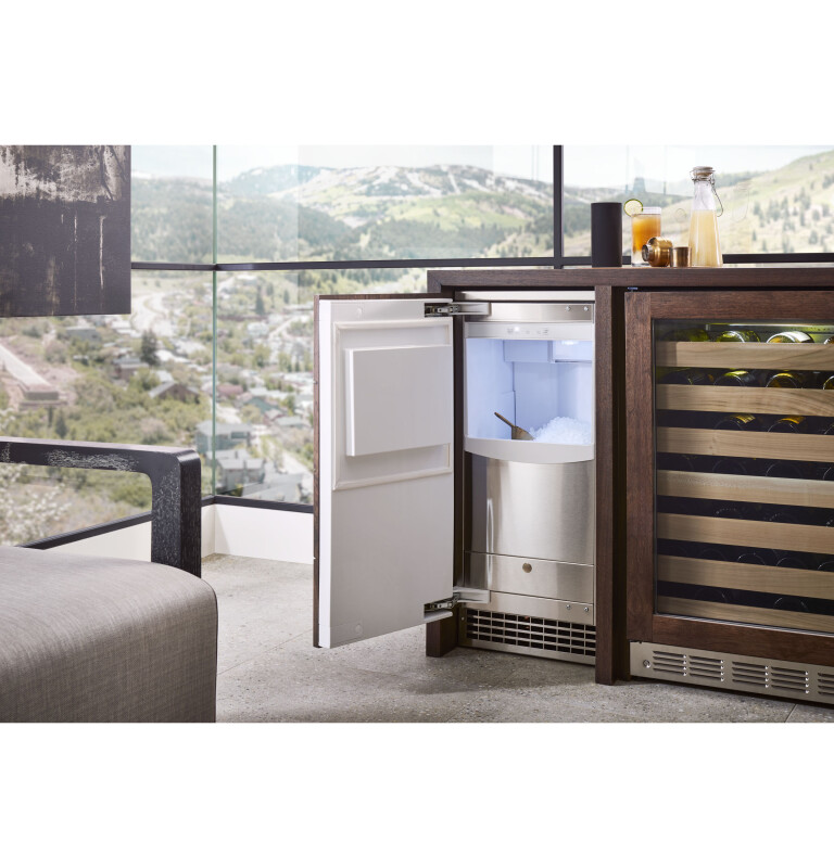 Ice Maker 15-Inch Panel-Ready - Nugget Ice UNC15NJII