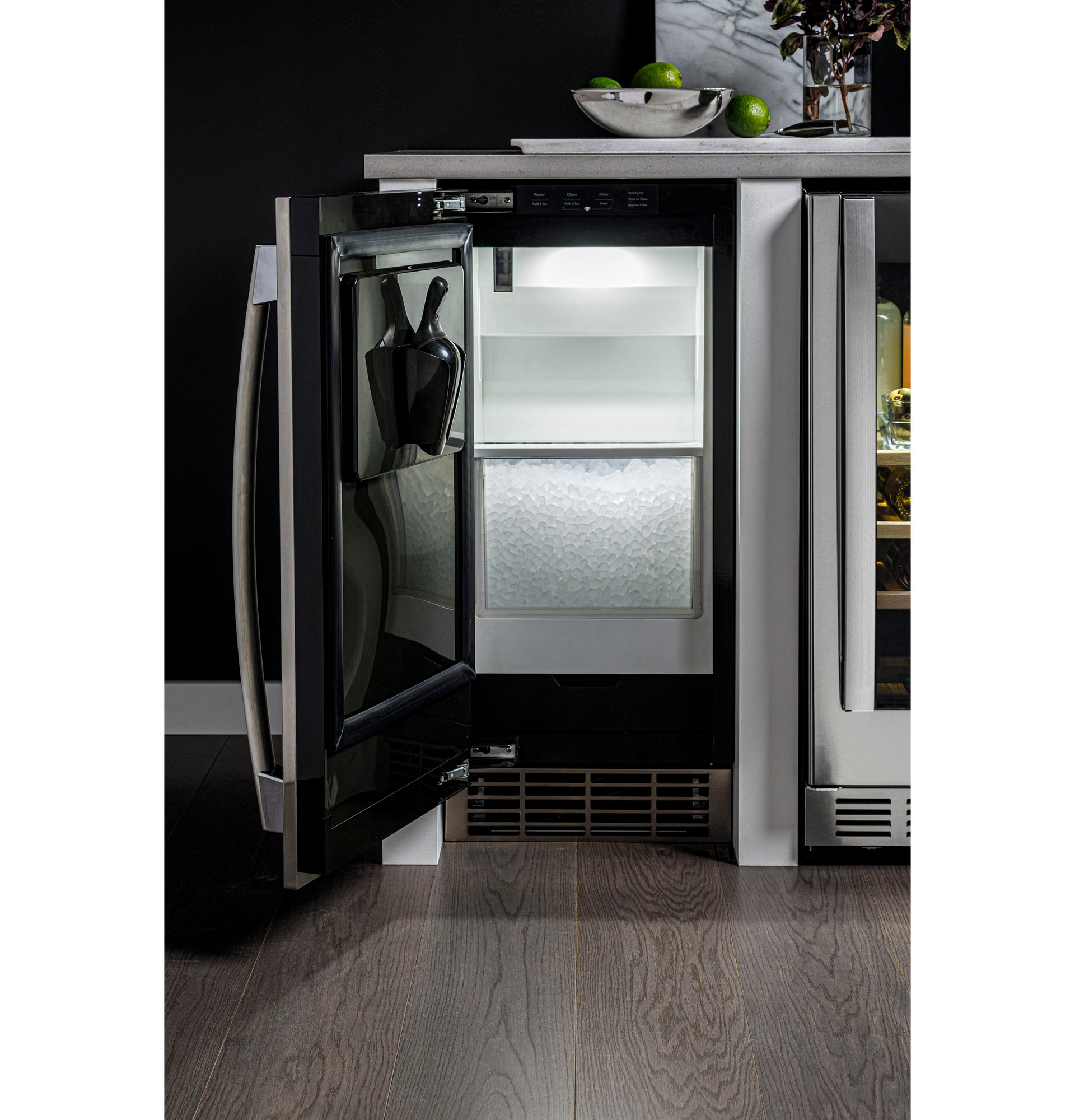 Ice Maker 15-inch Panel-ready - Nugget Ice UNC15NPRII