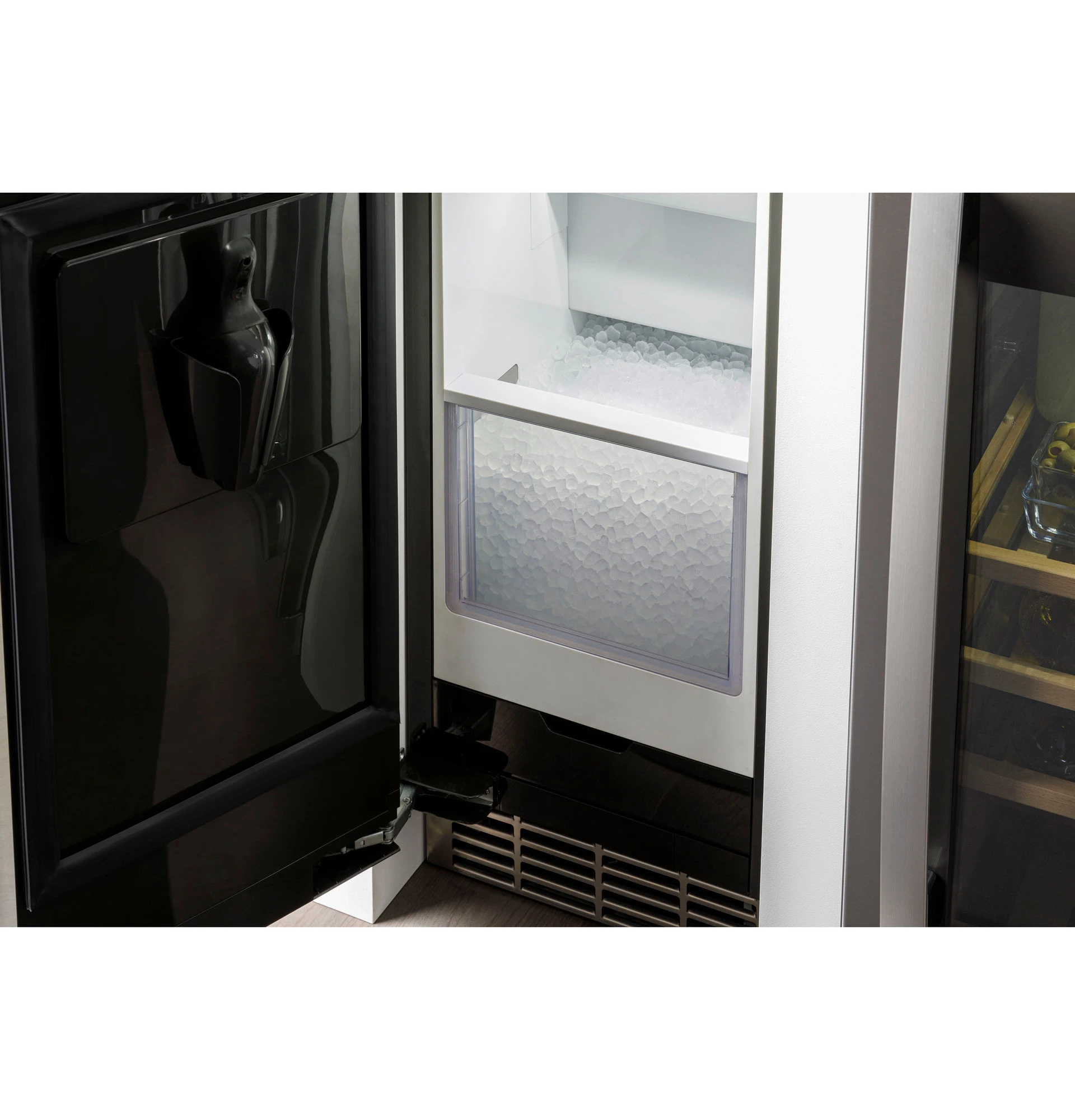 Ice Maker 15-Inch Panel-Ready - Nugget Ice view 37