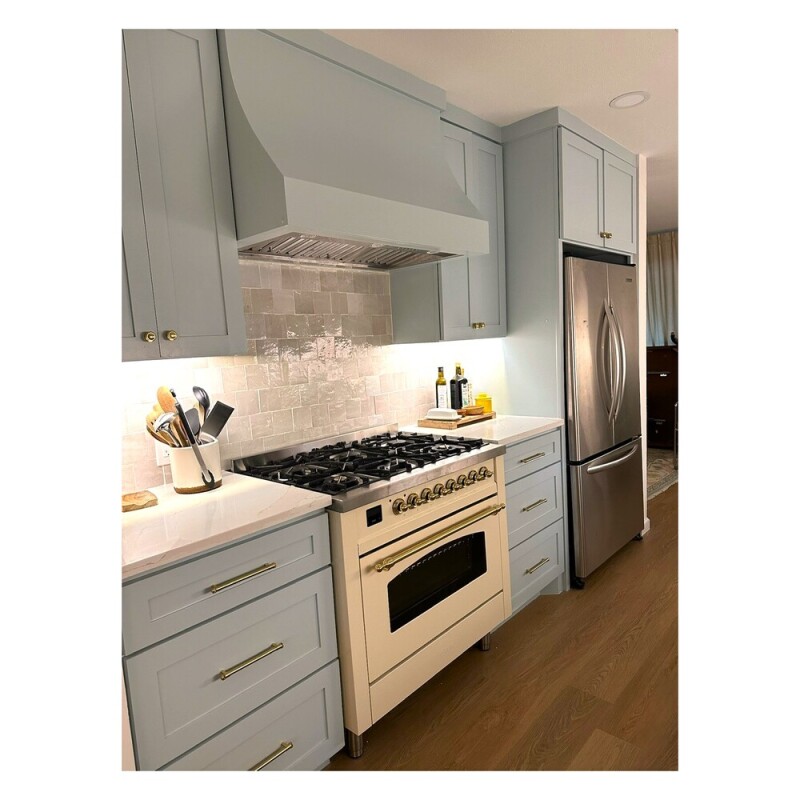 Nostalgie II 36 inch Dual Fuel Range with 6 Burners and Griddle UP36FNMPAWB
