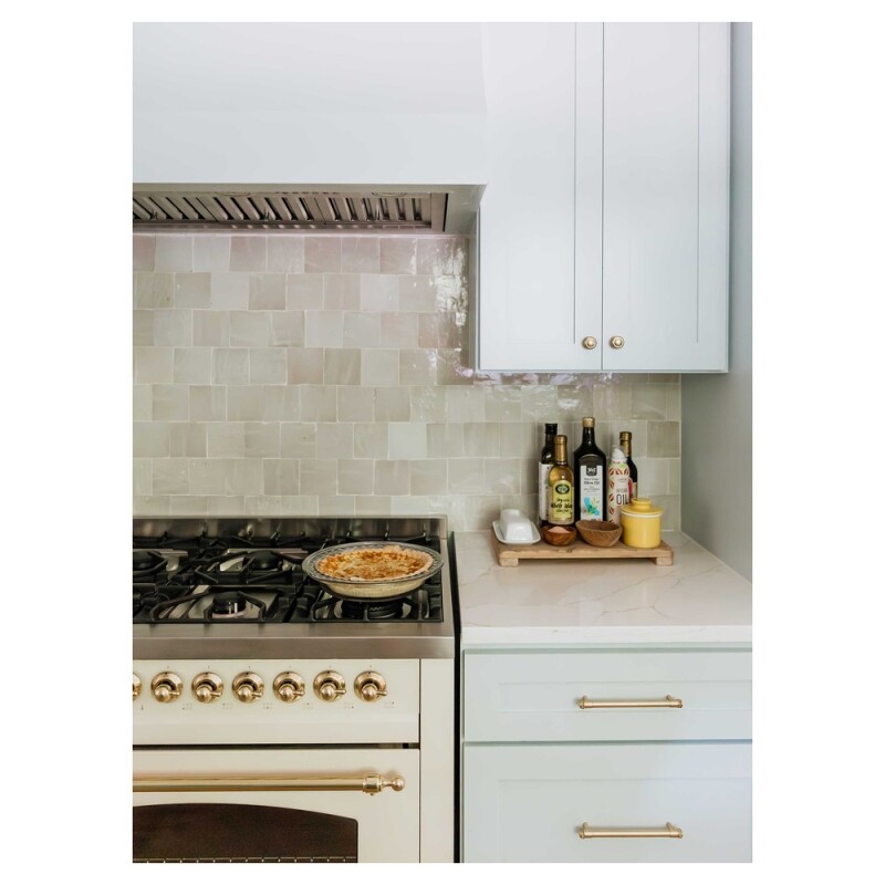 Nostalgie II 36 inch Dual Fuel Range with 6 Burners and Griddle UP36FNMPAWB