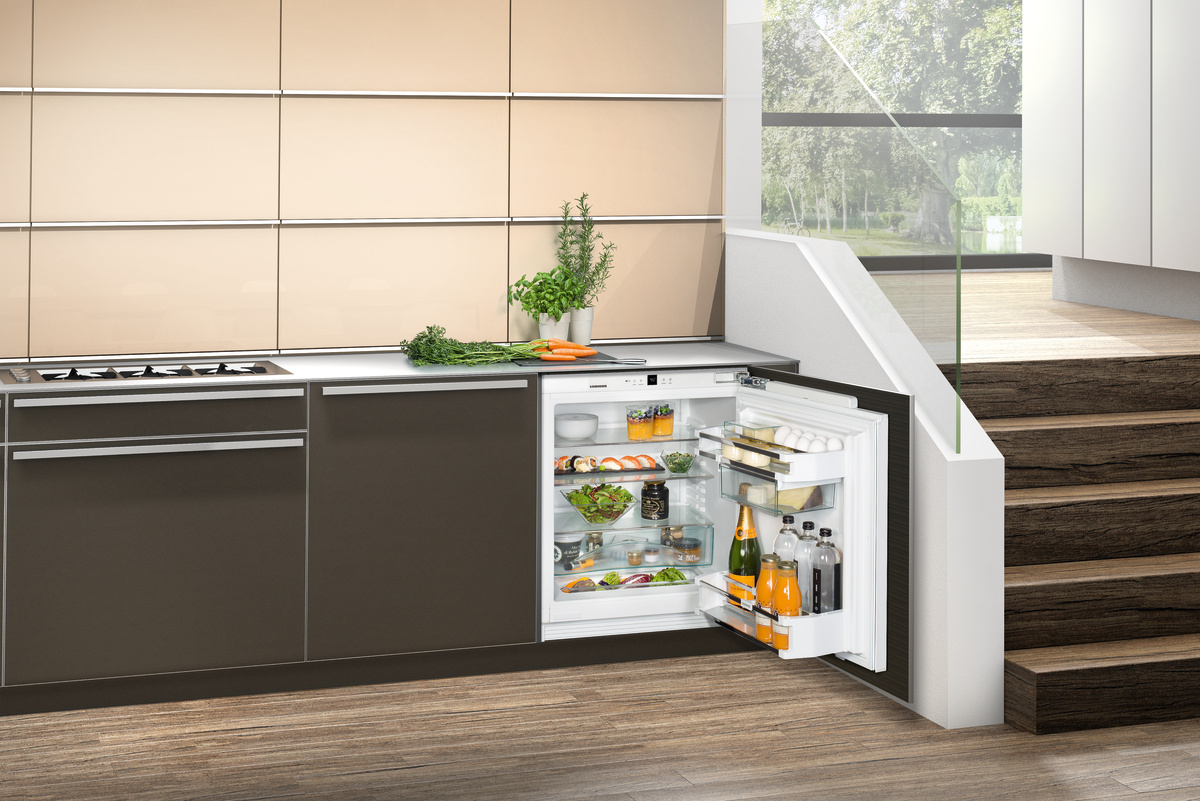Under-worktop refrigerator for integrated use UR500