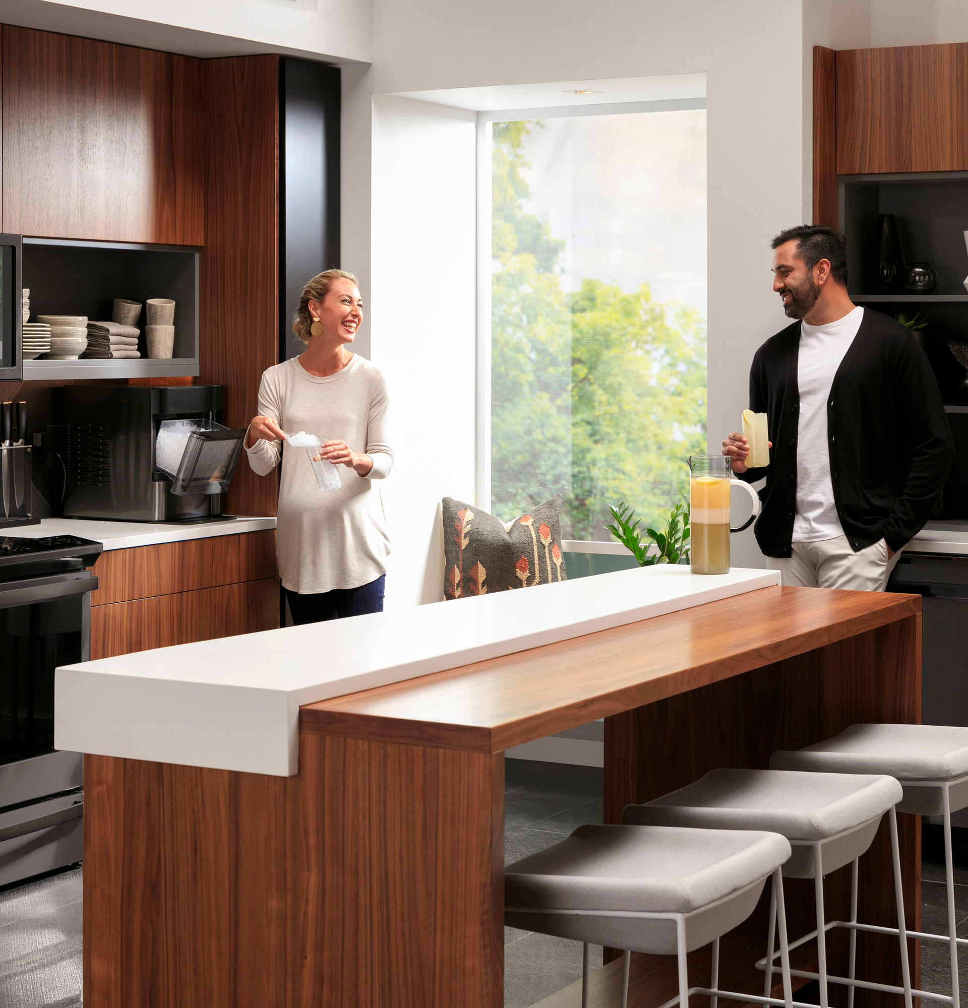 Kitchen Hub UVH13013MTS