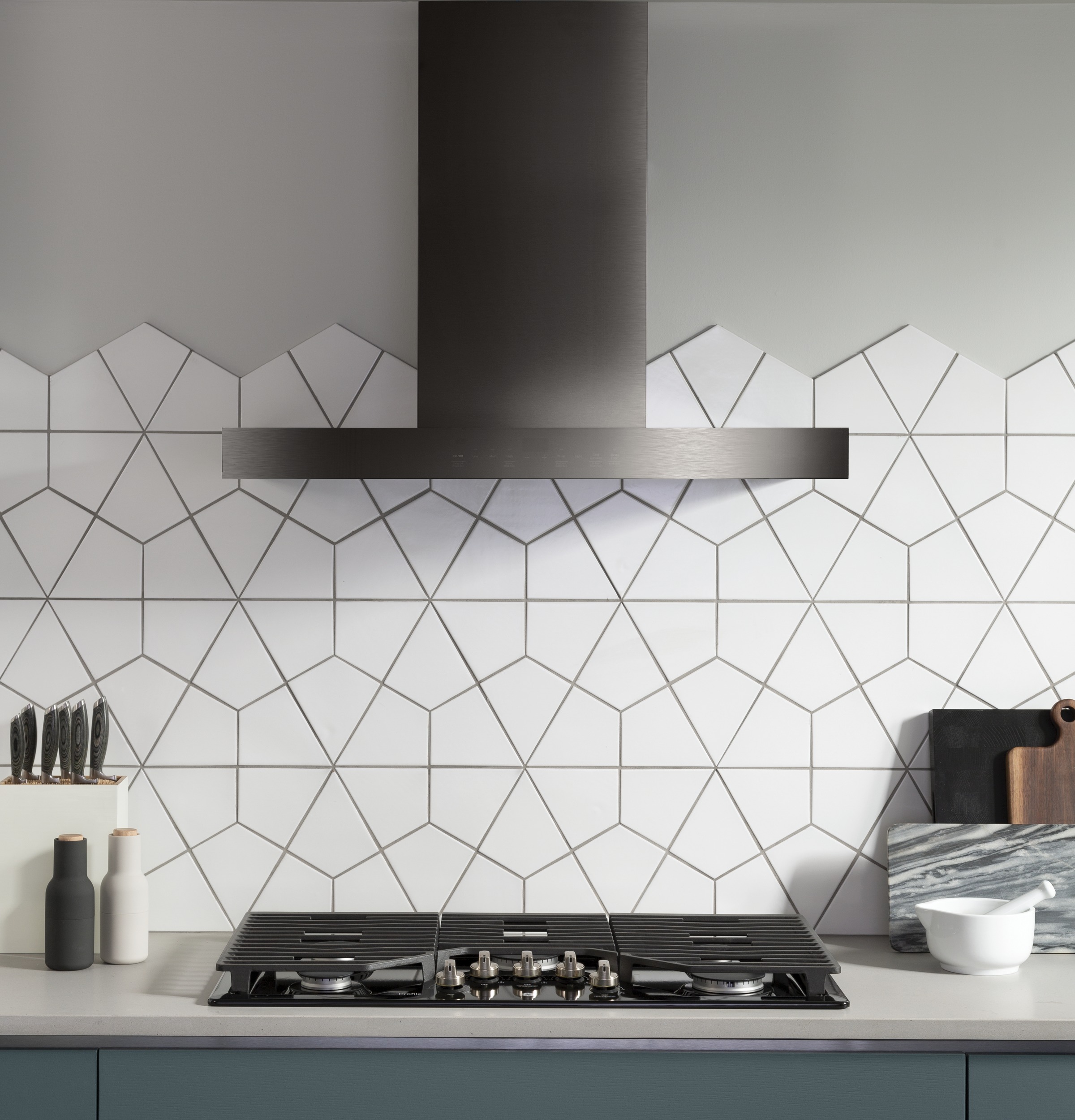 36” Smart Designer Wall Mount Hood w/ Perimeter Venting UVW9361BLTS