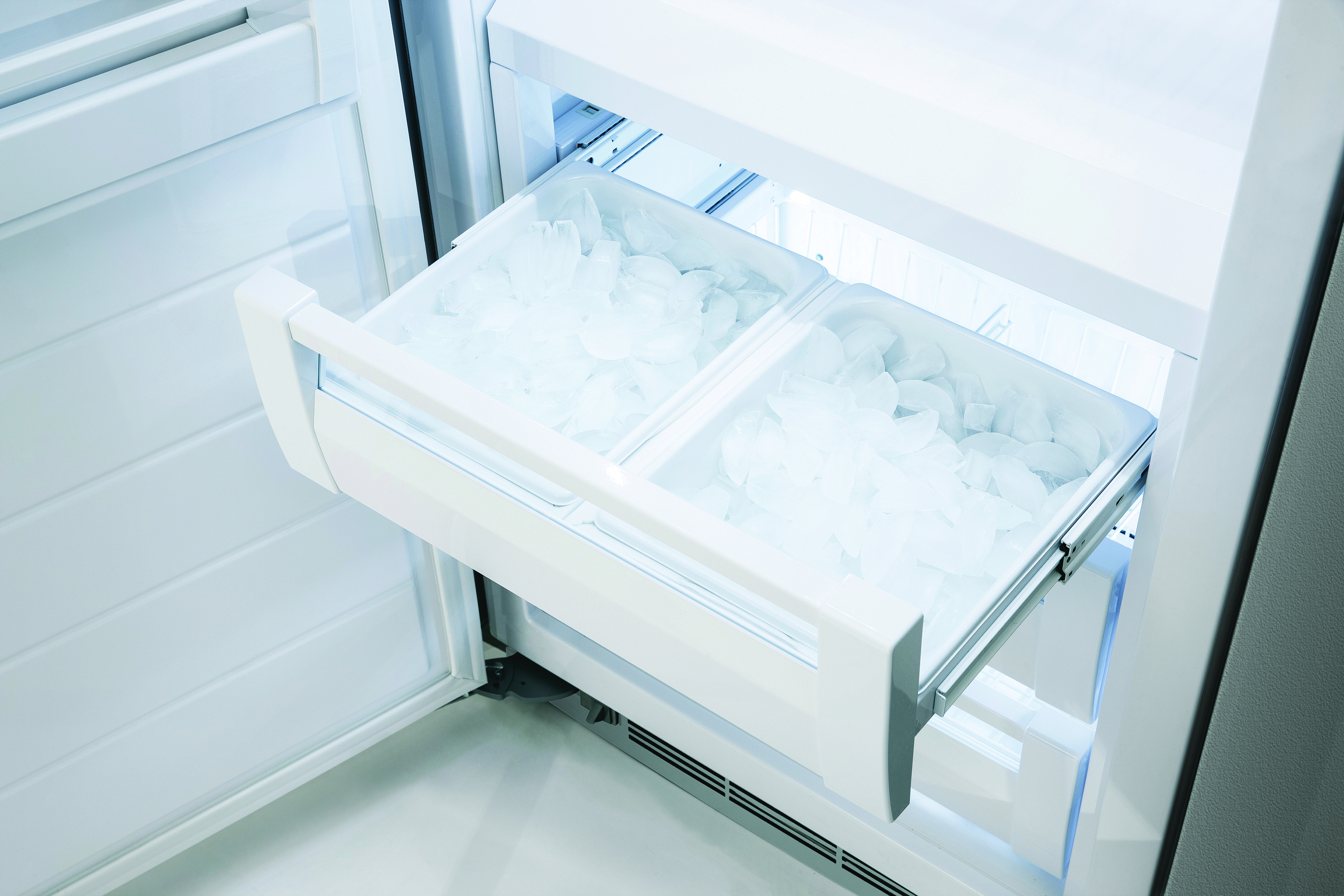 30"W. Built-in All Freezer VCFB5304LSS