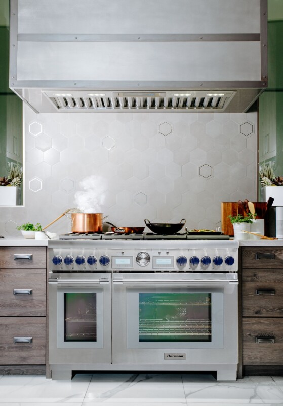 Professional Low-Profile Wall Hood VCIN54GWS