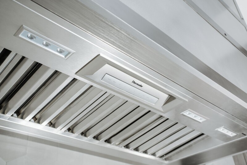 Professional Low-Profile Wall Hood VCIN54GWS