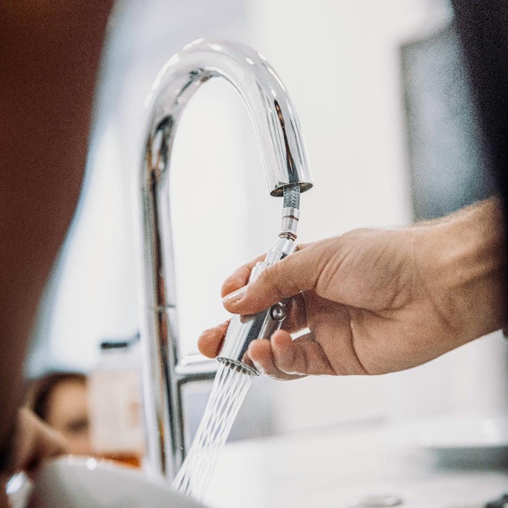 Voltaire Pull Down Single Handle Kitchen Faucet In Chrome VLTKFCH