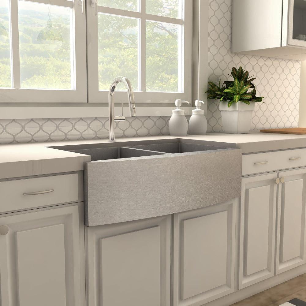 Voltaire Pull Down Single Handle Kitchen Faucet In Chrome VLTKFCH