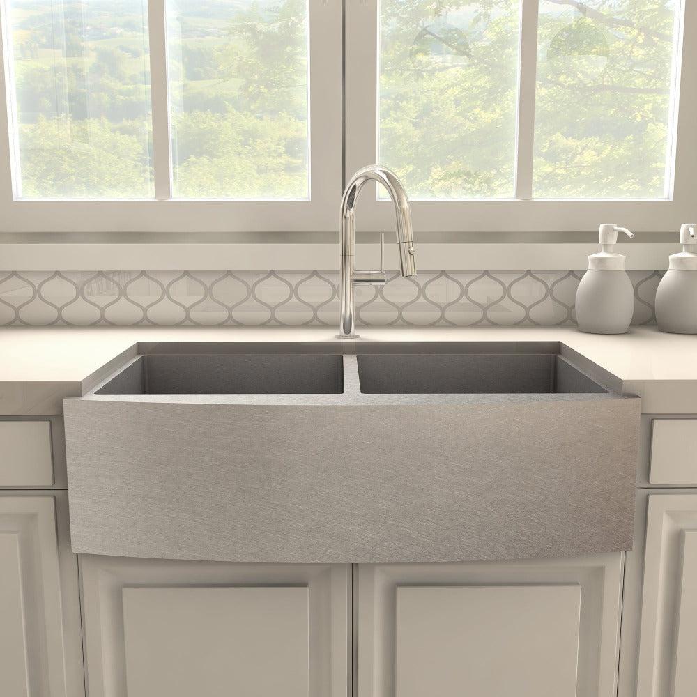 Voltaire Pull Down Single Handle Kitchen Faucet In Chrome VLTKFCH