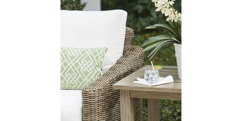 Huntington Outdoor Sofa W003K62RO12719SLOUNGE