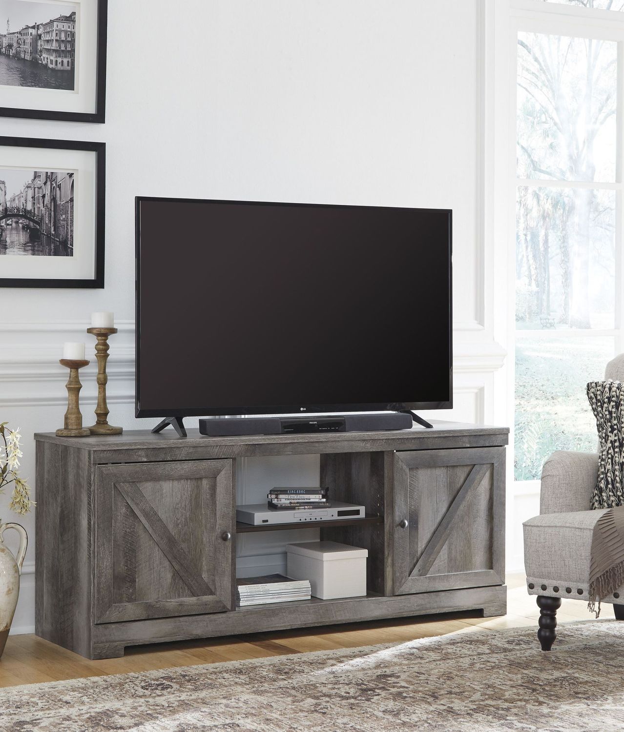 Wynnlow Gray Lg Tv Stand W44068