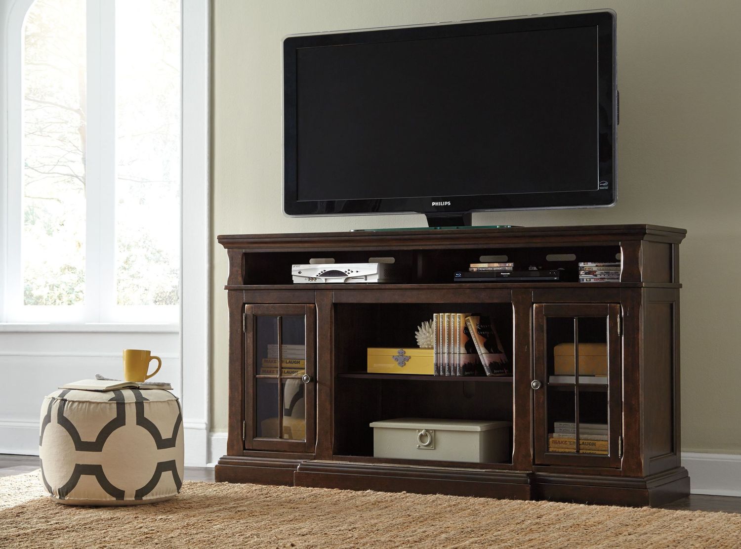 Roddinton Extra Large TV Stand W70188