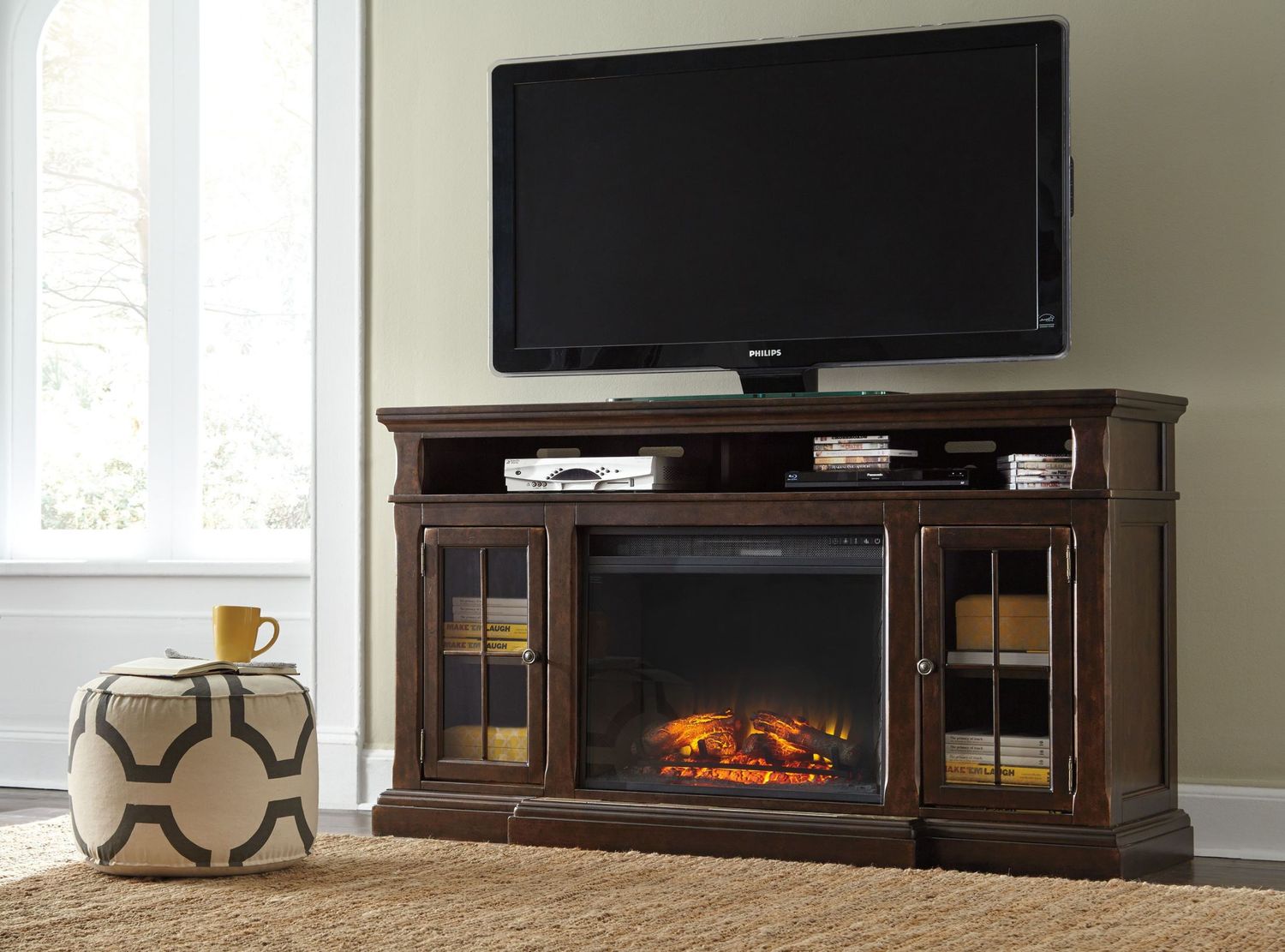 Roddinton Extra Large TV Stand W70188