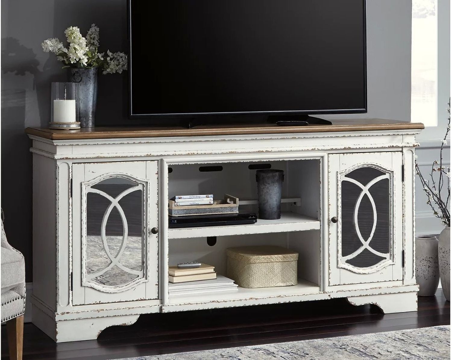 Realyn White Xl Tv Stand W74368