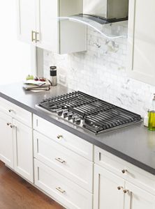 30 inch 5 Burner Gas Cooktop with EZ-2-Lift Hinged Cast-Iron Grates WCG97US0DS, product image 8 of 12