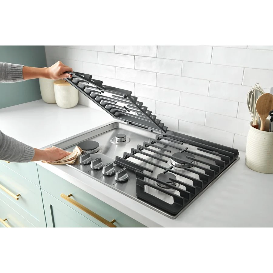 30-inch Gas Cooktop with EZ-2-Lift™ Hinged Cast-Iron Grates view 7