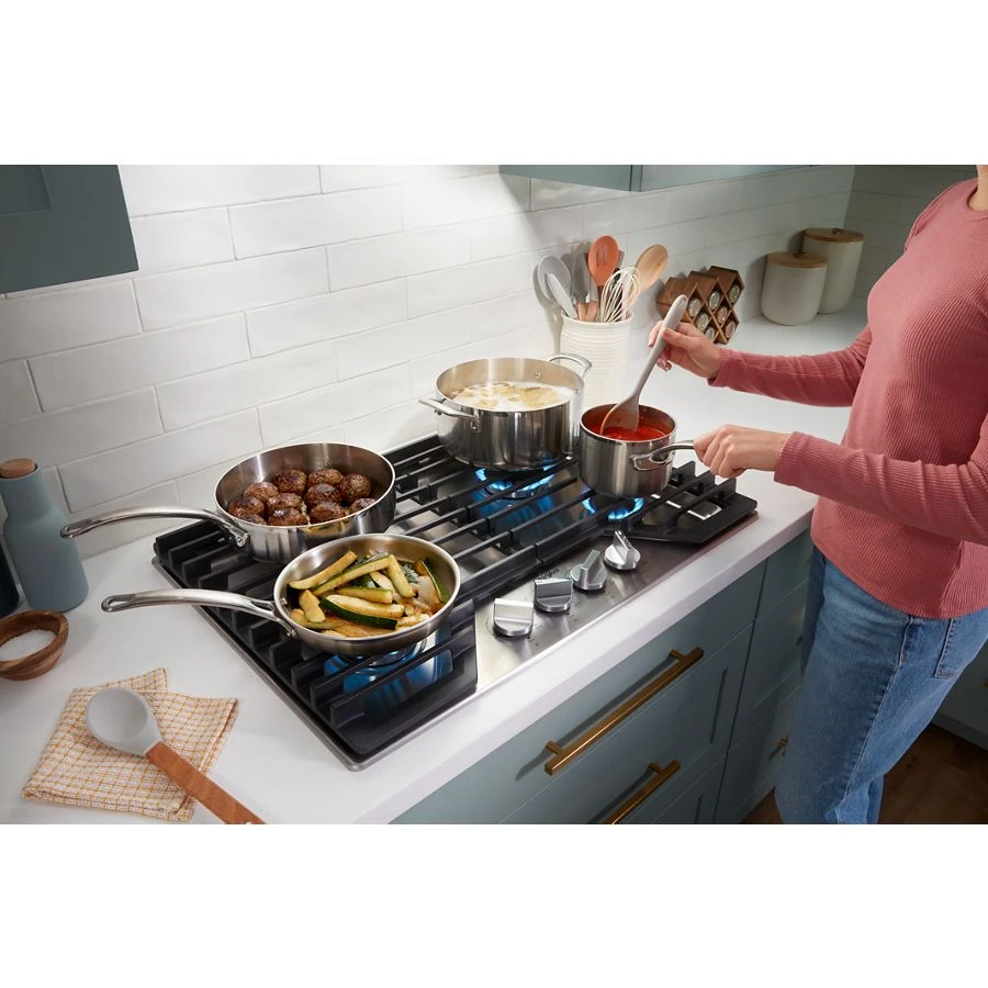 36-inch Gas Cooktop with 5 Burners and EZ-2-Lift™ Hinged Cast-Iron Grates view 7