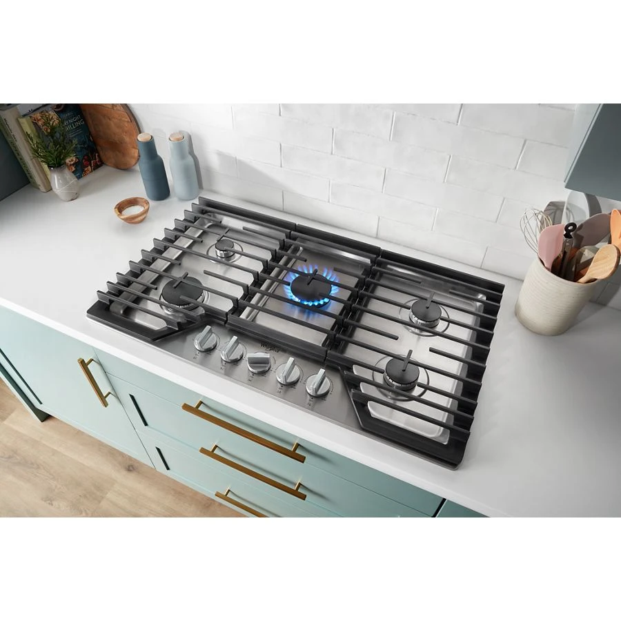 36-inch Gas Cooktop with 5 Burners and EZ-2-Lift™ Hinged Cast-Iron Grates view 9