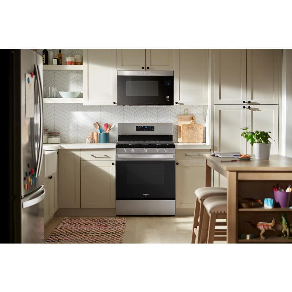 30-inch Gas Range with Air Cooking Technology and Steam Clean view 8
