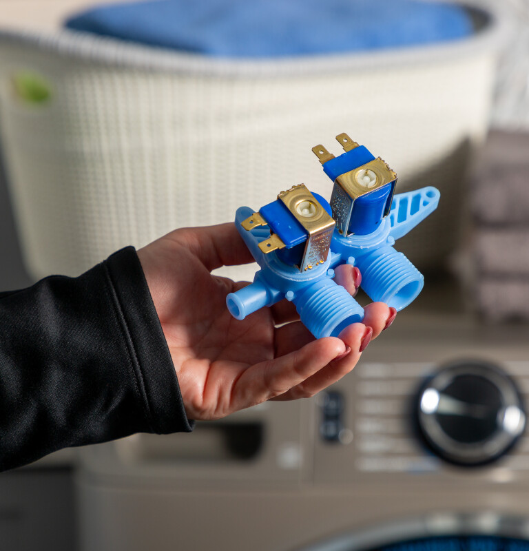 Washing machine water inlet valve WH13X10024, product image 3 of 6