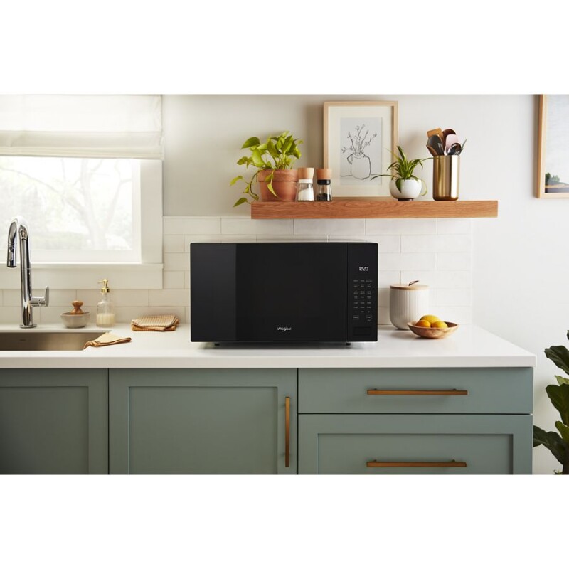 2.2 cu. ft. Sensor Cooking Microwave WMCS7024PB