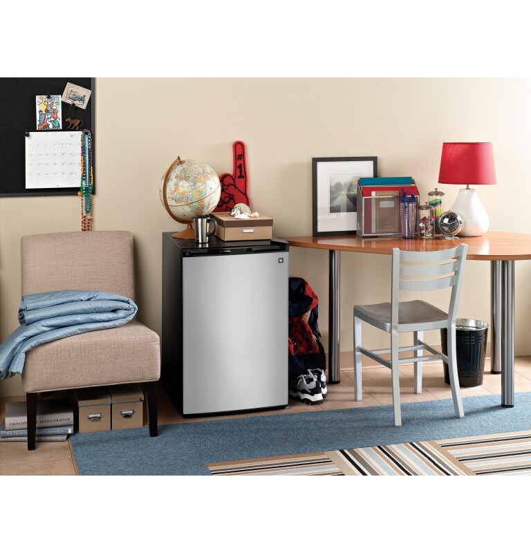 4.4 Cu. Ft. Compact Refrigerator WML04GADBS, product image 2 of 3